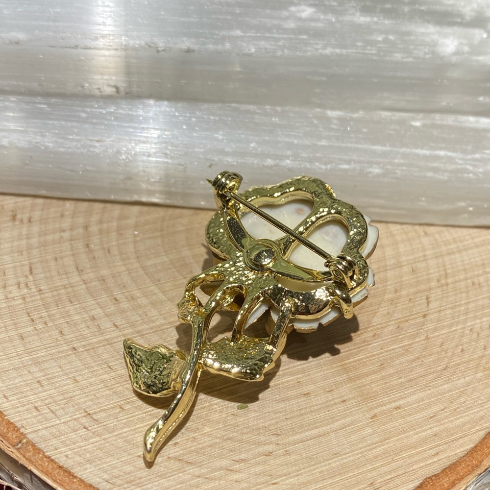 Vintage Golden Bronze Flower Brooch ✨🌼 - Picture 6 of 7